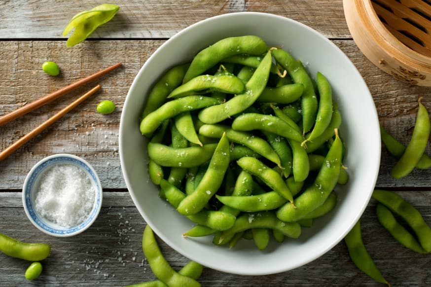 Bowl of salted edamame beans for a healthy weight loss snack